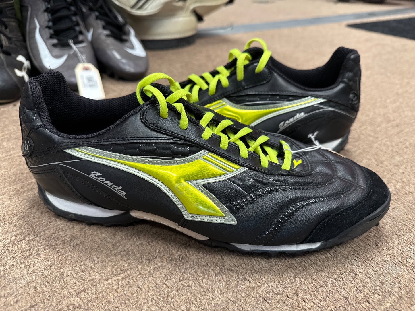 Umbro Zonda Soccer Cleats Black/Green Sz 11