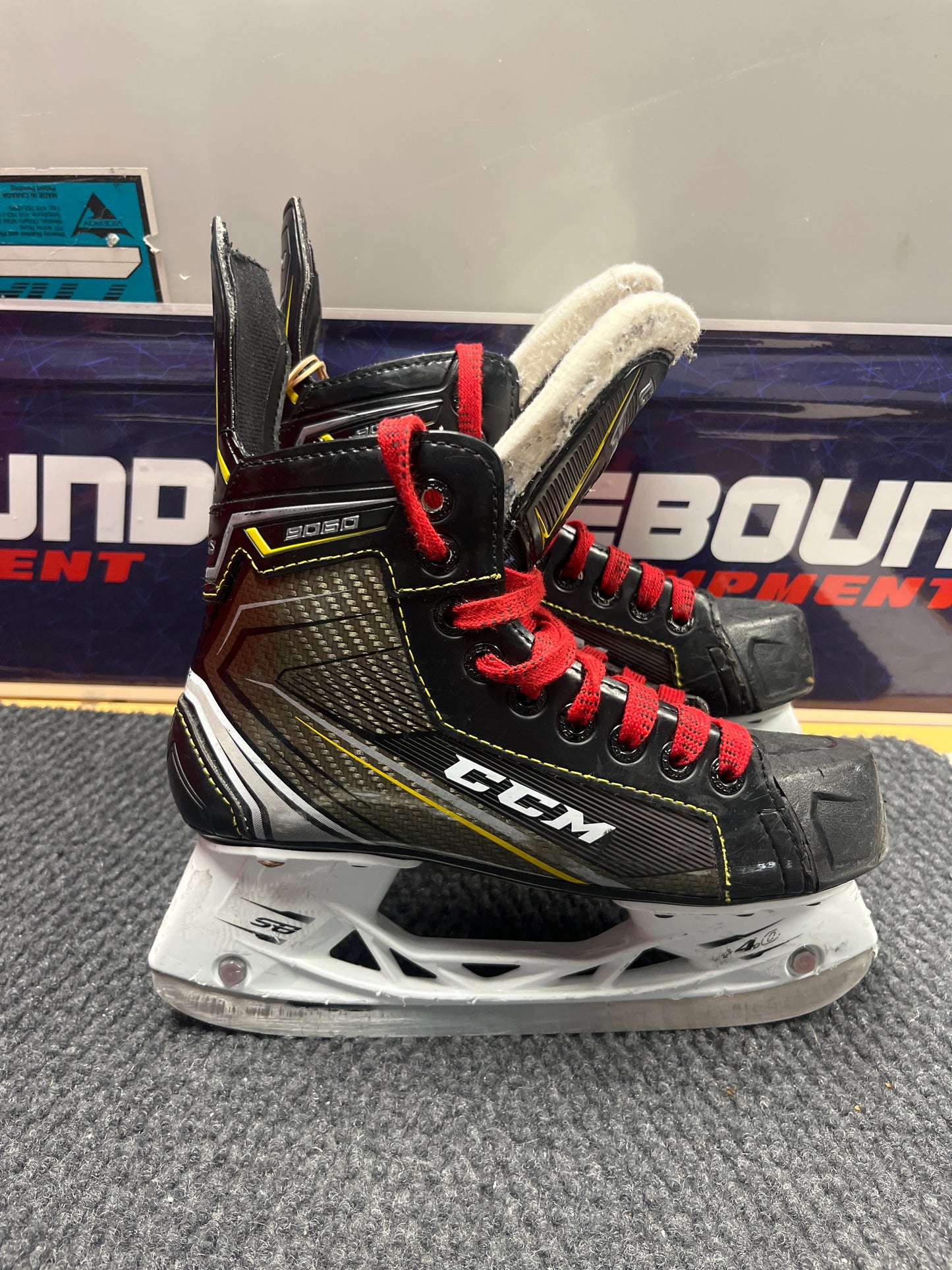 CCM Tacks 9060 Skates - Junior 3