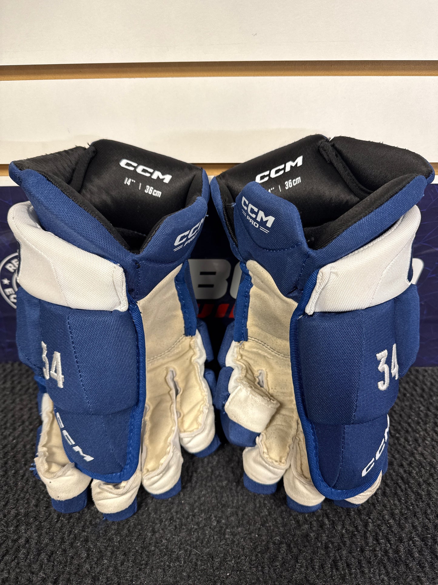 CCM Pro Stock Toronto Maple Leafs Auston Matthews Gloves 14"