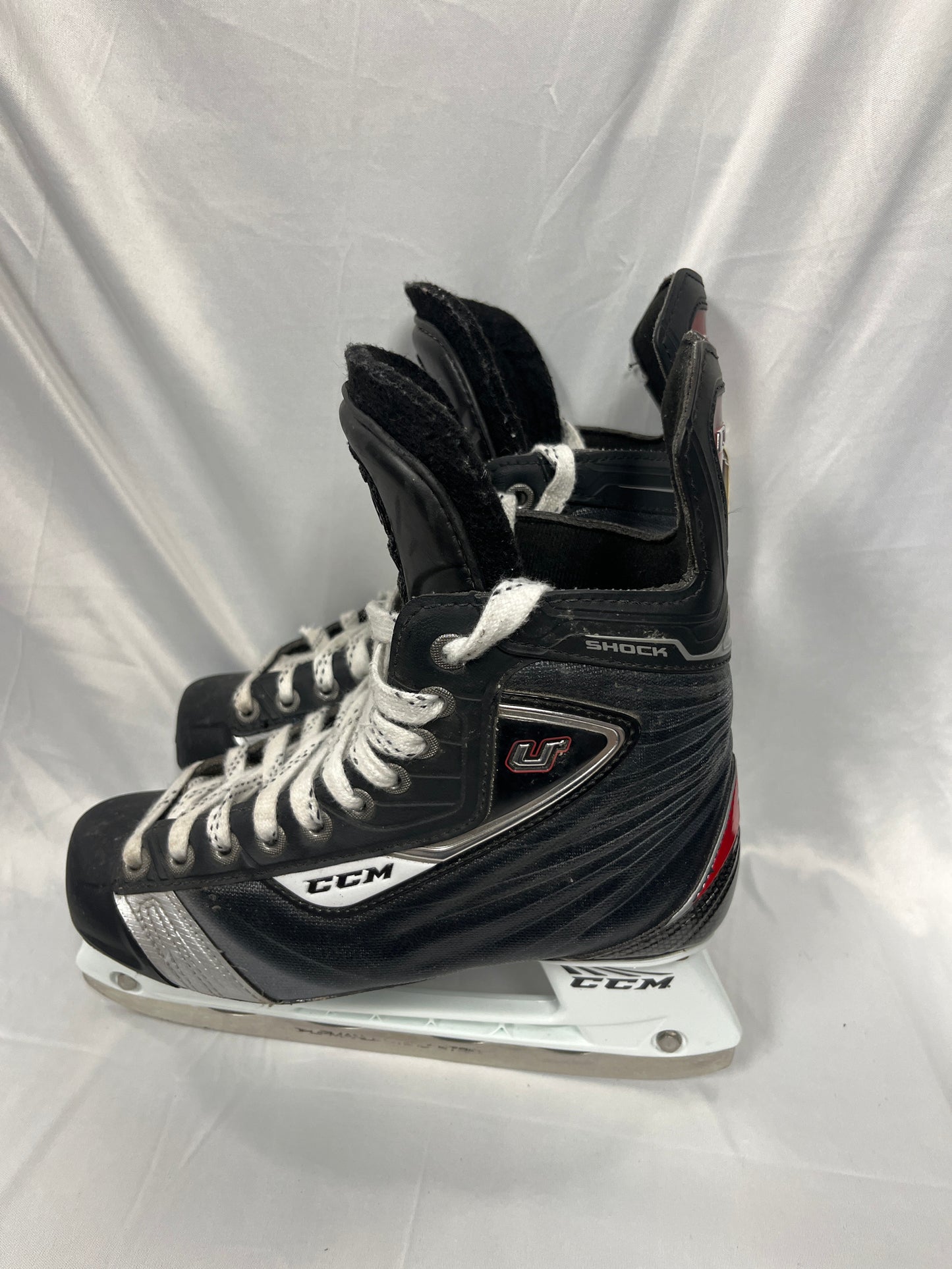 CCM U+ Shock Skates - Junior 5 Used