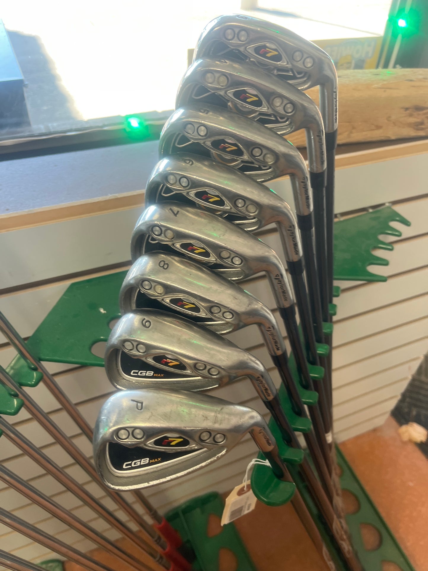 TaylorMade R7 CGB Max Iron Set - Right