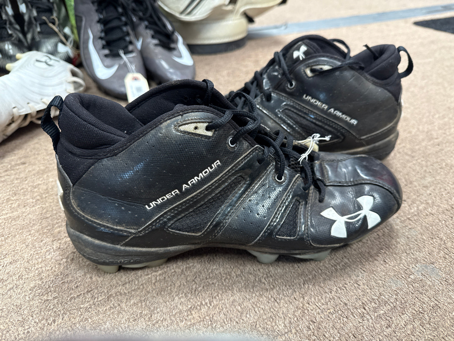 Under Armour Black Football Cleats Sz 10.5
