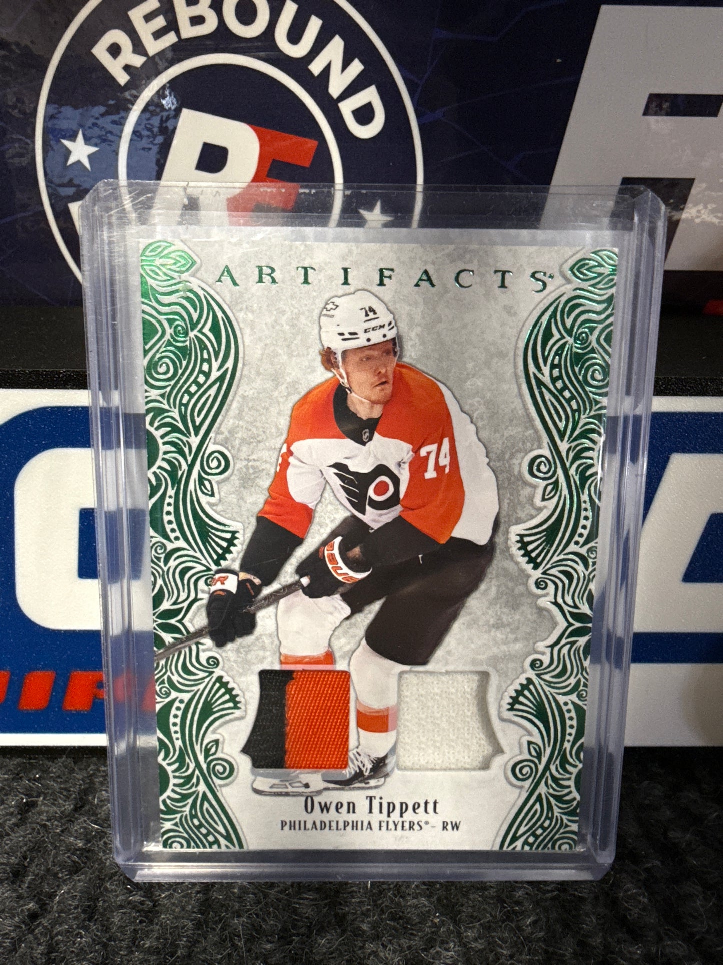 2025-26 Upper Deck Artifacts Emerald Patch Owen Tippett /65