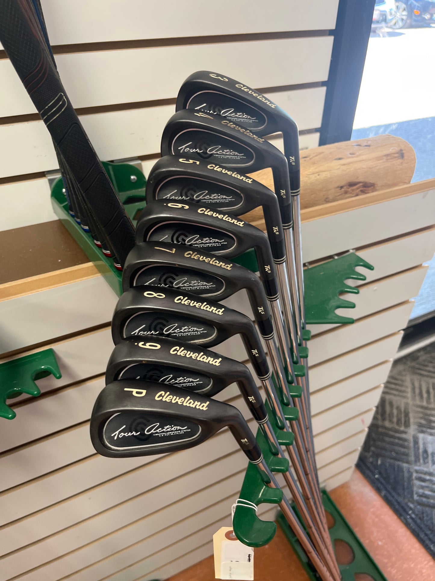 Cleveland Tour Action TA5 Iron Set 3-PW - Right
