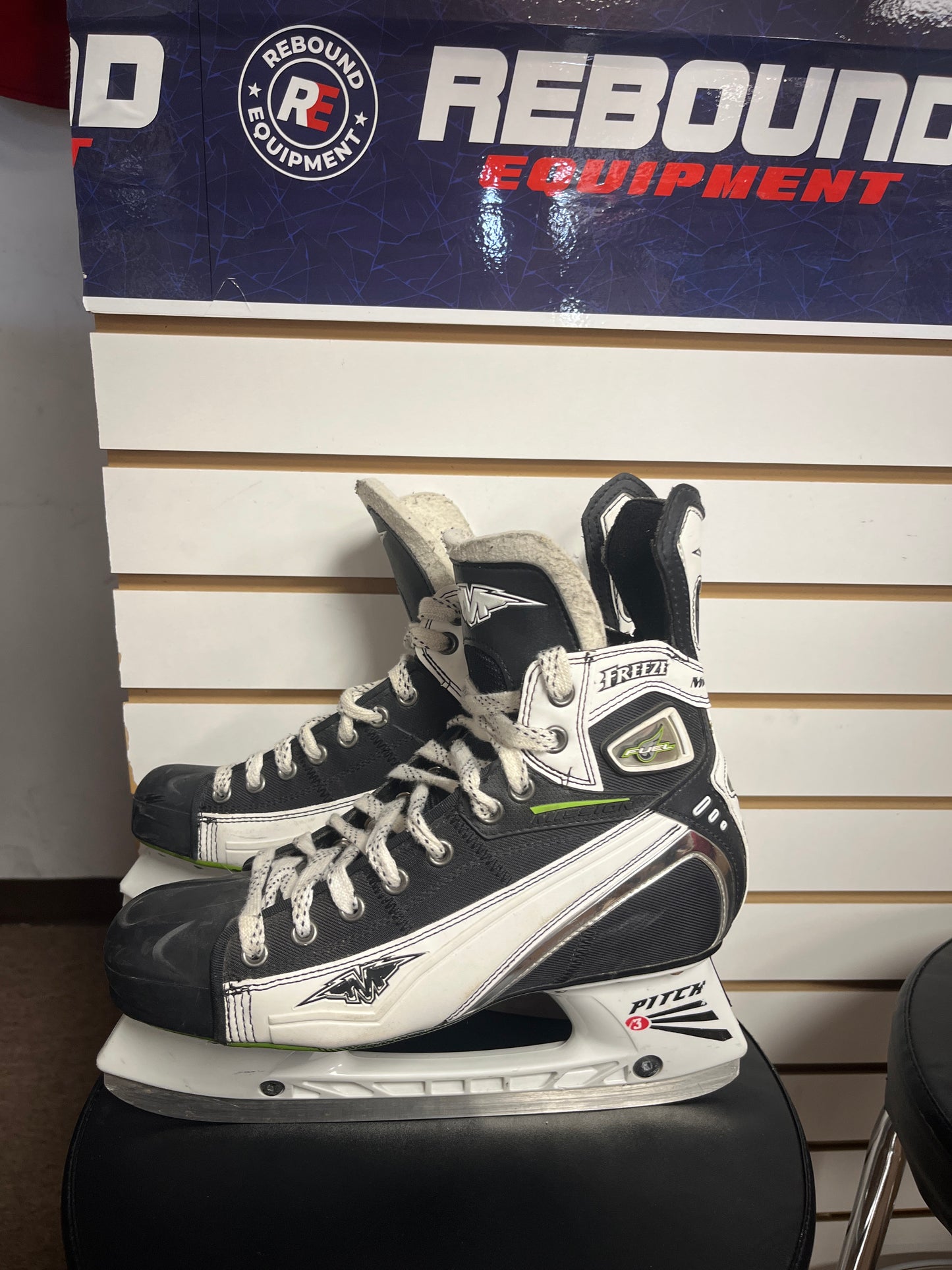 Mission Fuel Freeze Skates - Senior 10