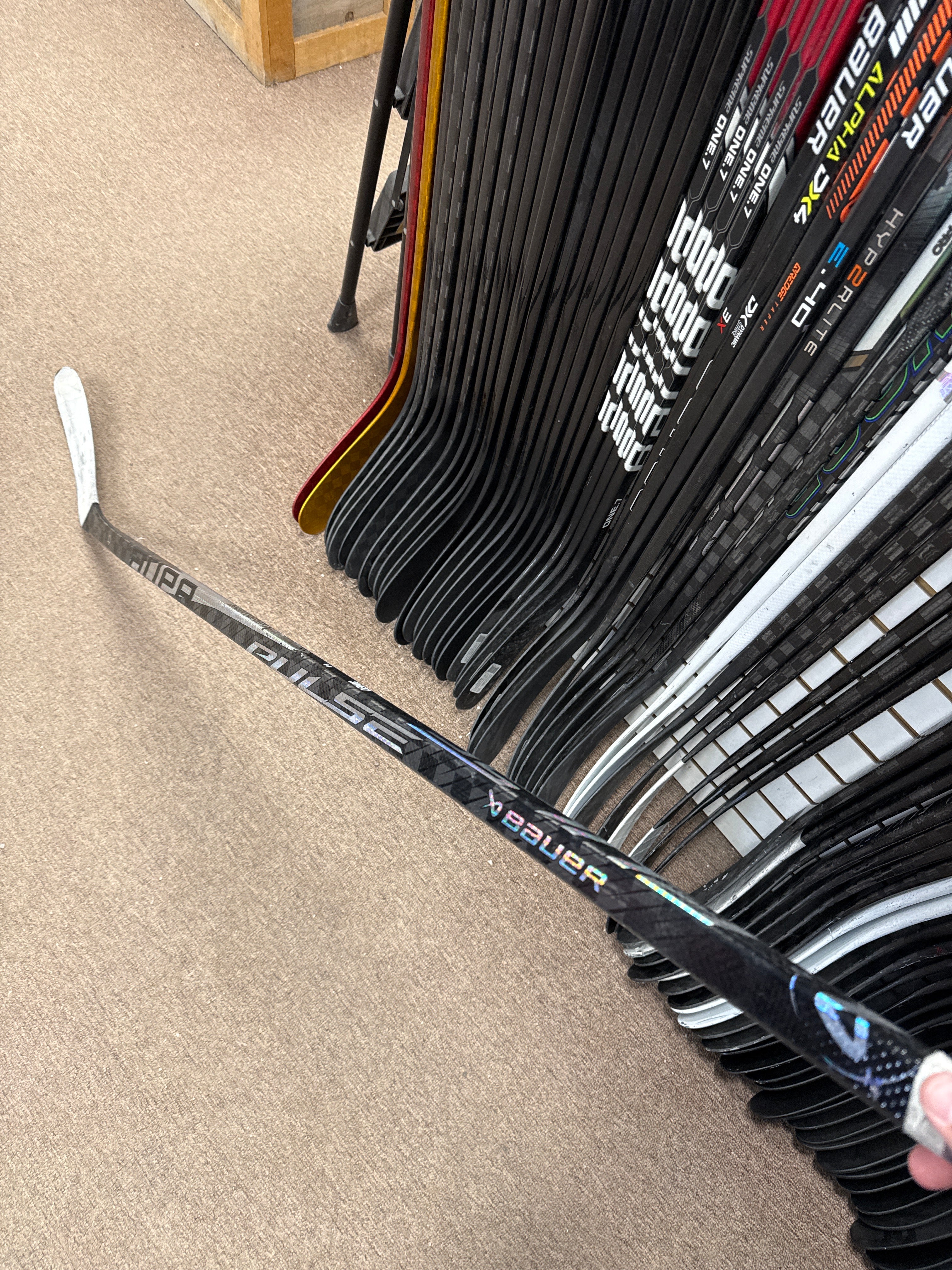 Bauer Pulse LEVAC Black/Silver Graphic, Refurbished RH – Reboundequipment