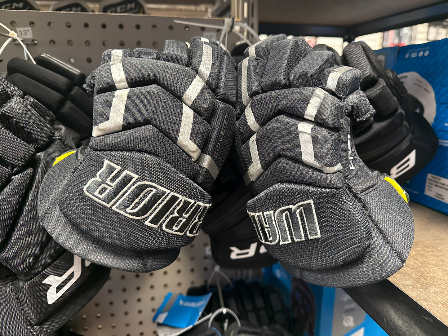 Warrior QRS1 Gloves - Junior 12" Used