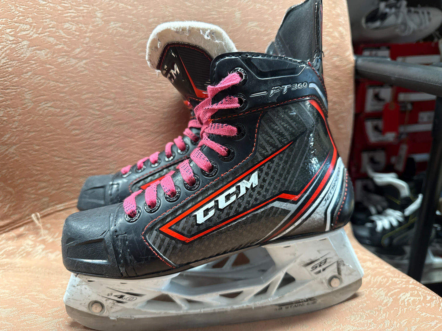 CCM Jetspeed FT360 Hockey Skate Used Junior Sz 2