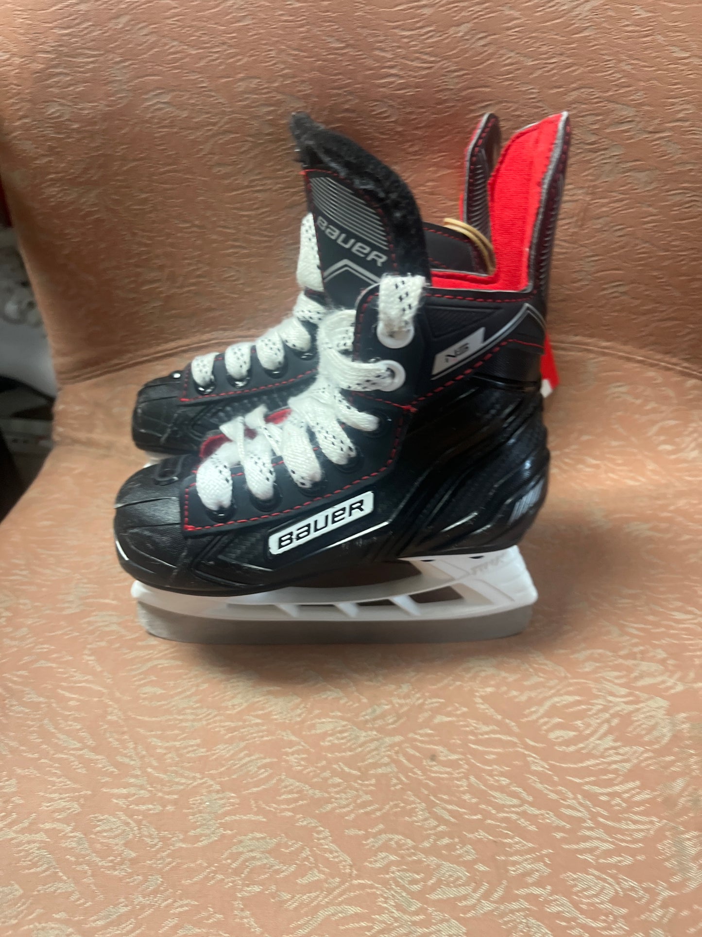 Bauer NS Skates - Youth 8