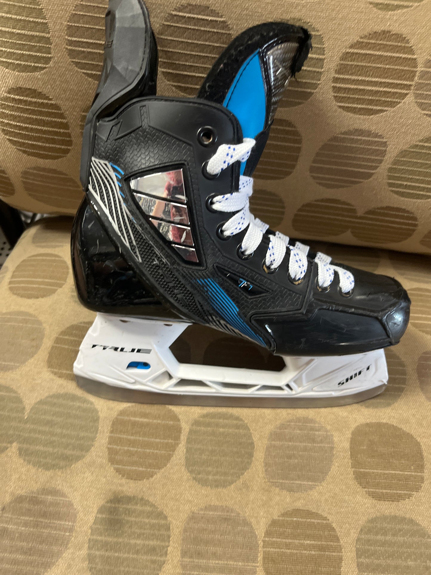 True TF7 Hockey Skates Junior Used Sz 3.5