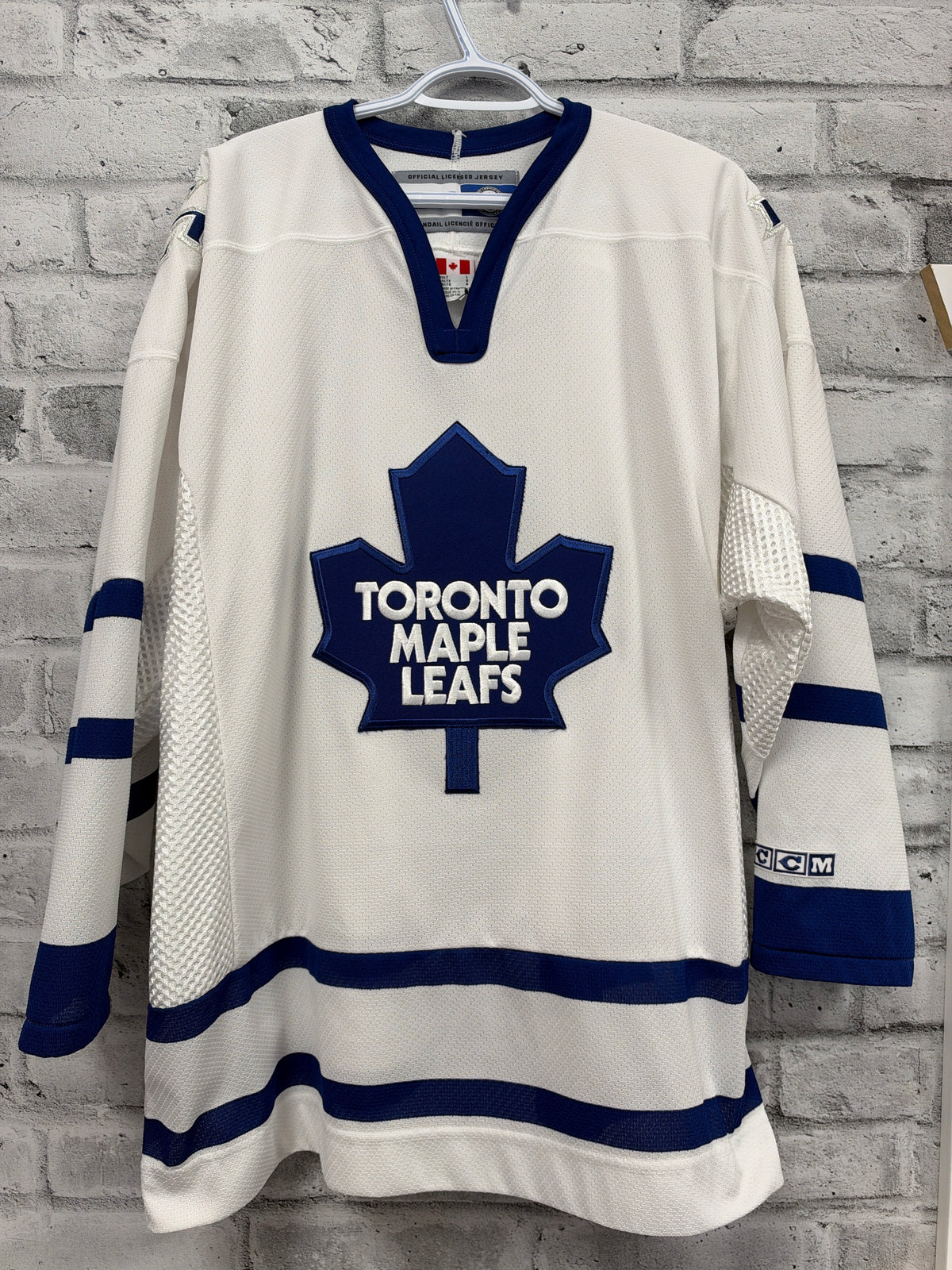 Toronto Maple Leafs CCM Jersey White Away Size Large